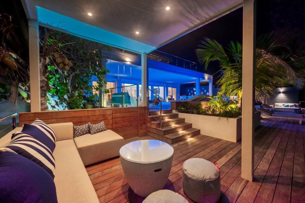 Surfsong Villa- Luxury Water Front Villa For 12 Maho Luaran gambar